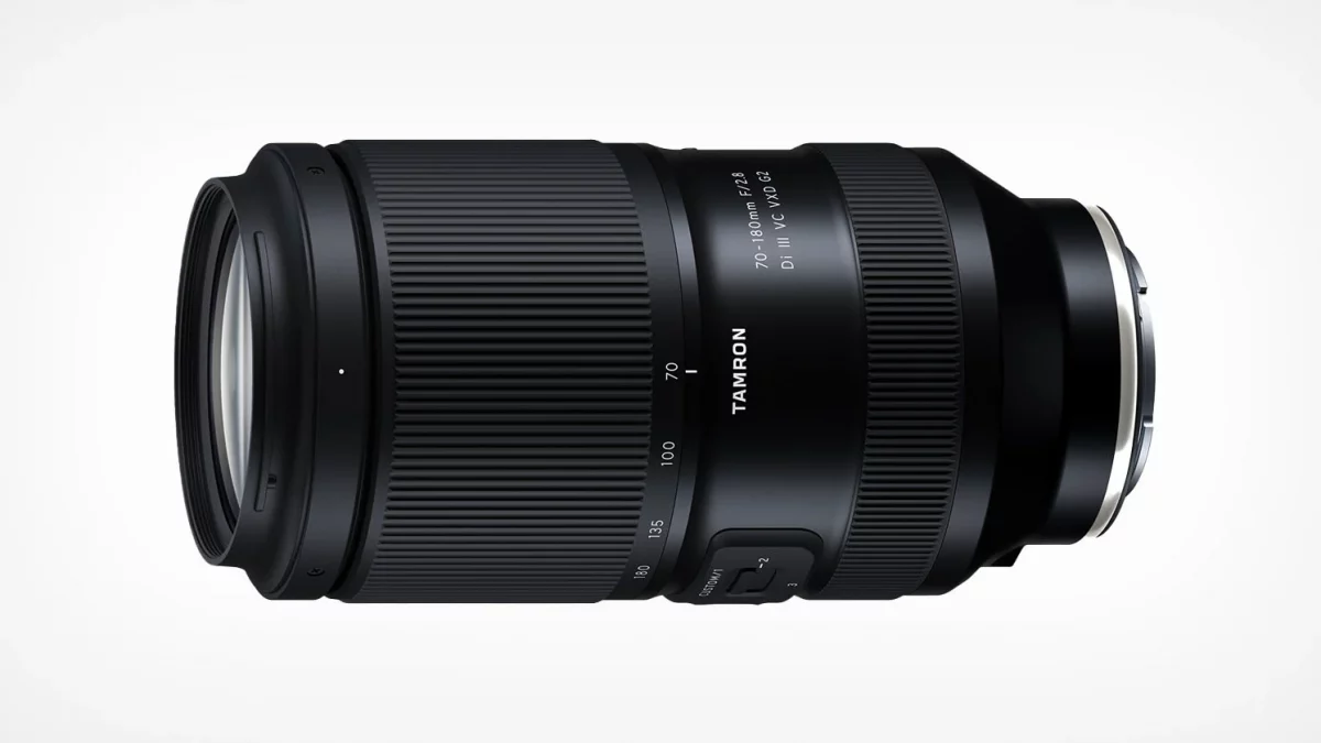 Tamron annonce le développement d’un 70-180mm f/2.8 Di III VC VXD G2 pour monture E de Sony.