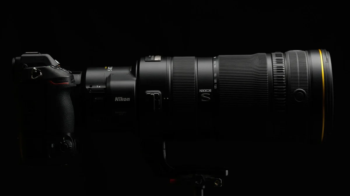 Nikkor Z 120-300mm f/2.8 TC VR S : Le téléobjectif hybride ultime pour le sport et la faune